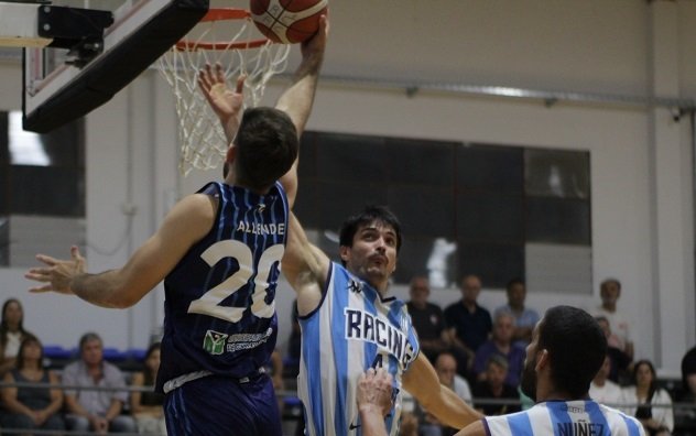 Racing volvió a la victoria